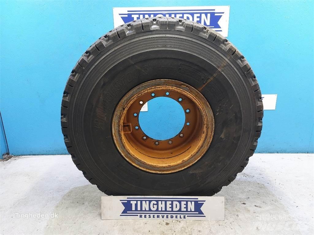 JCB 25 20.5R25 Tires, wheels and rims