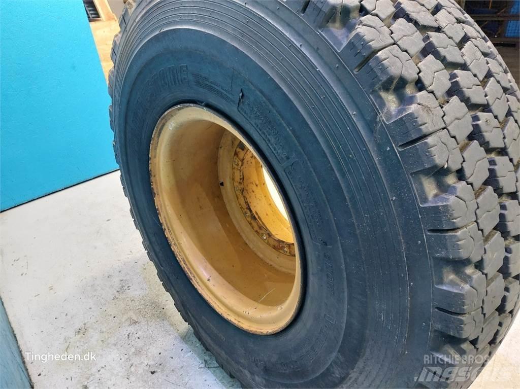 JCB 25 20.5R25 Tires, wheels and rims