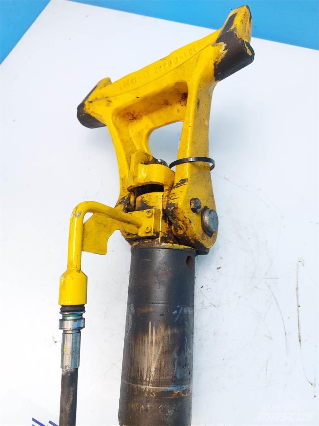 JCB 4CX Booms and dippers