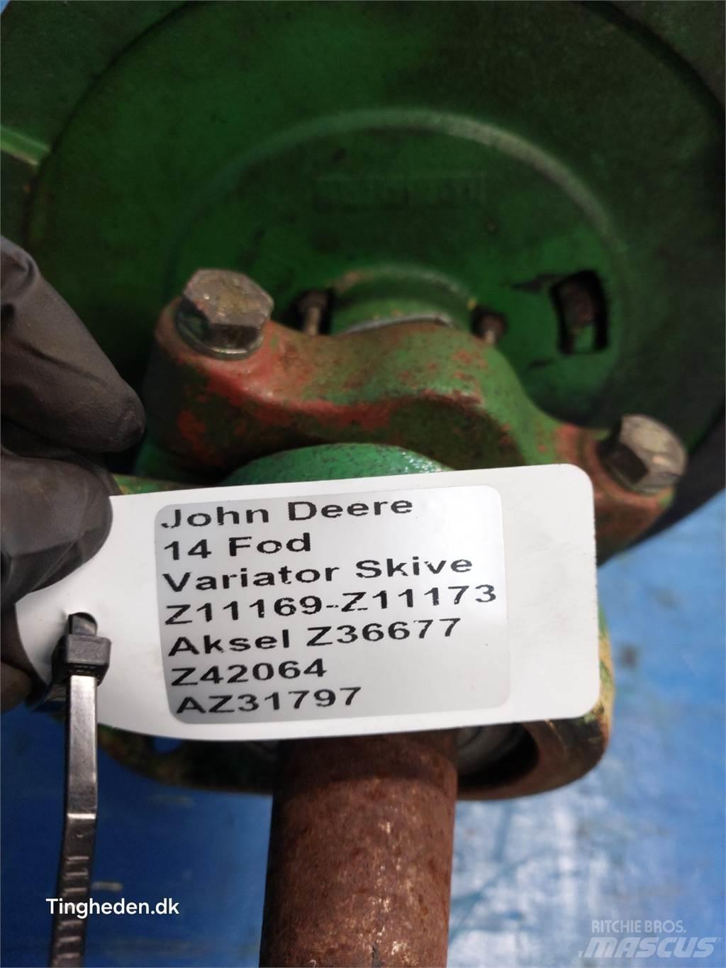 John Deere 1000 Combine Attachments