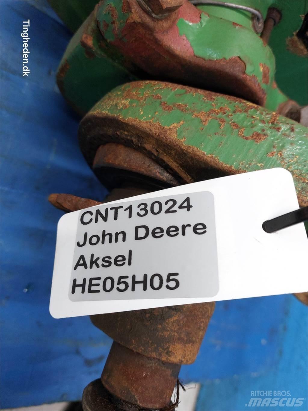John Deere 1000 Combine Attachments