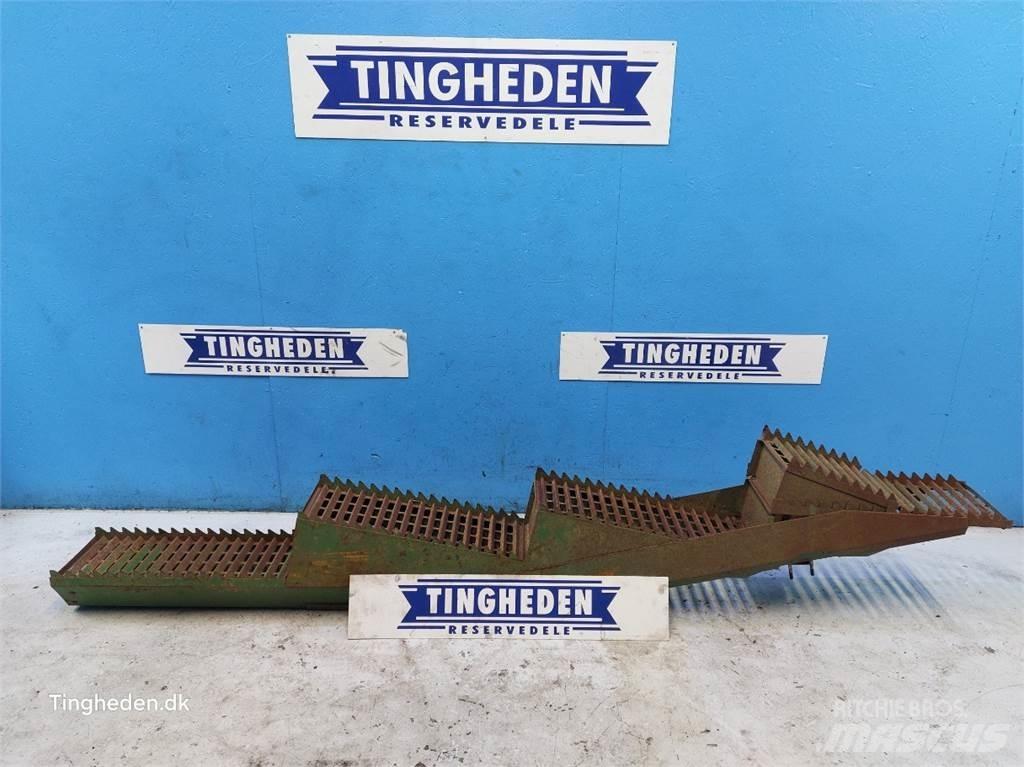John Deere 1042 Combine Attachments