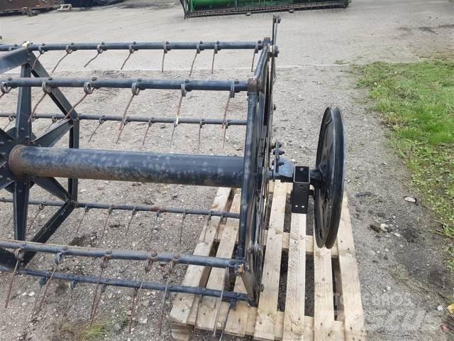John Deere 1065 Combine Attachments