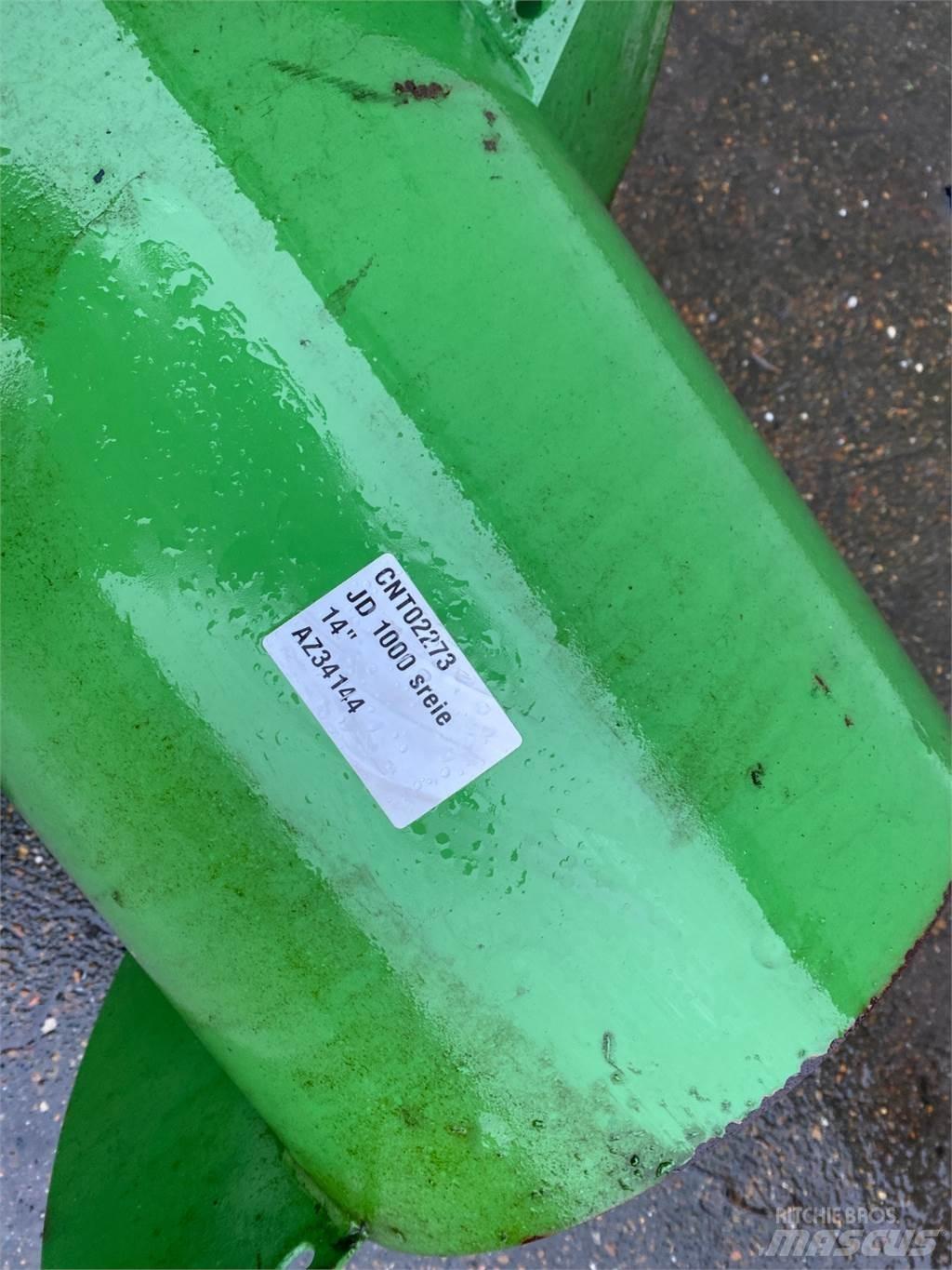 John Deere 1065 Combine Attachments