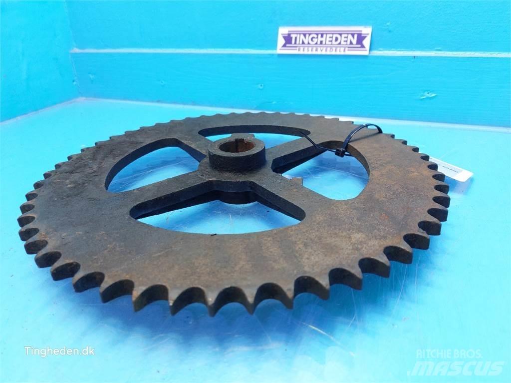 John Deere 1065 Farm Equipment - Others