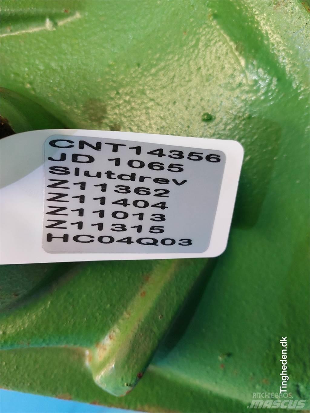 John Deere 1065 Combine Attachments