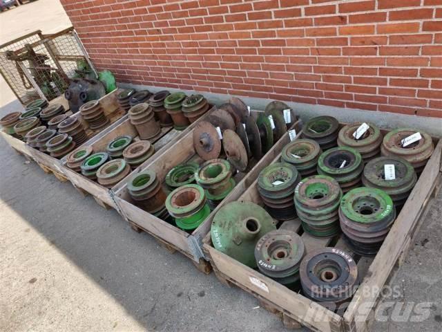 John Deere 1075 Farm Equipment - Others