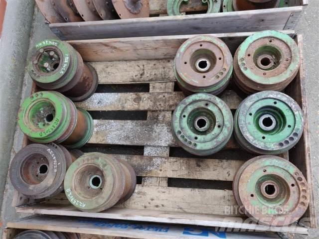 John Deere 1075 Farm Equipment - Others