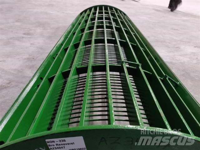 John Deere 1085 Combine Attachments