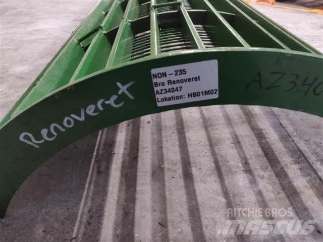 John Deere 1085 Combine Attachments
