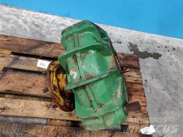 John Deere 1085 Combine Attachments