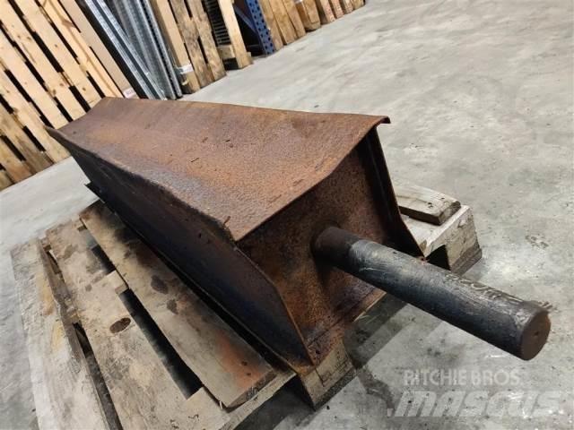 John Deere 1085 Combine Attachments