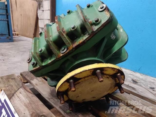John Deere 1085 Combine Attachments