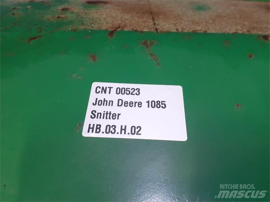 John Deere 1085 Combine Attachments