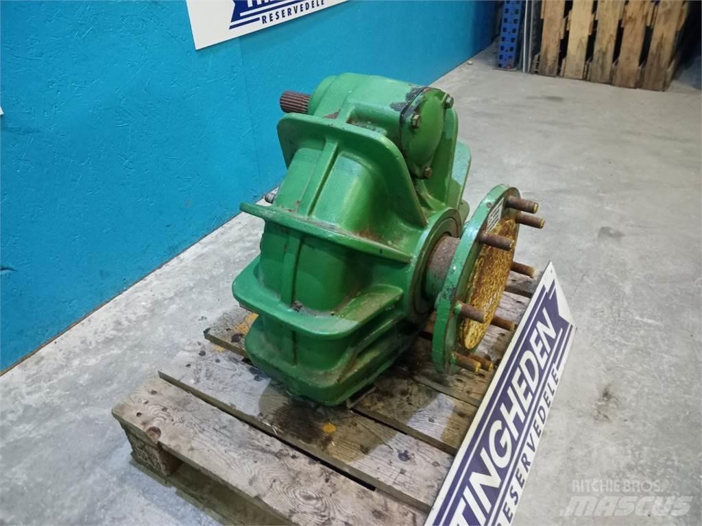 John Deere 1085 Combine Attachments