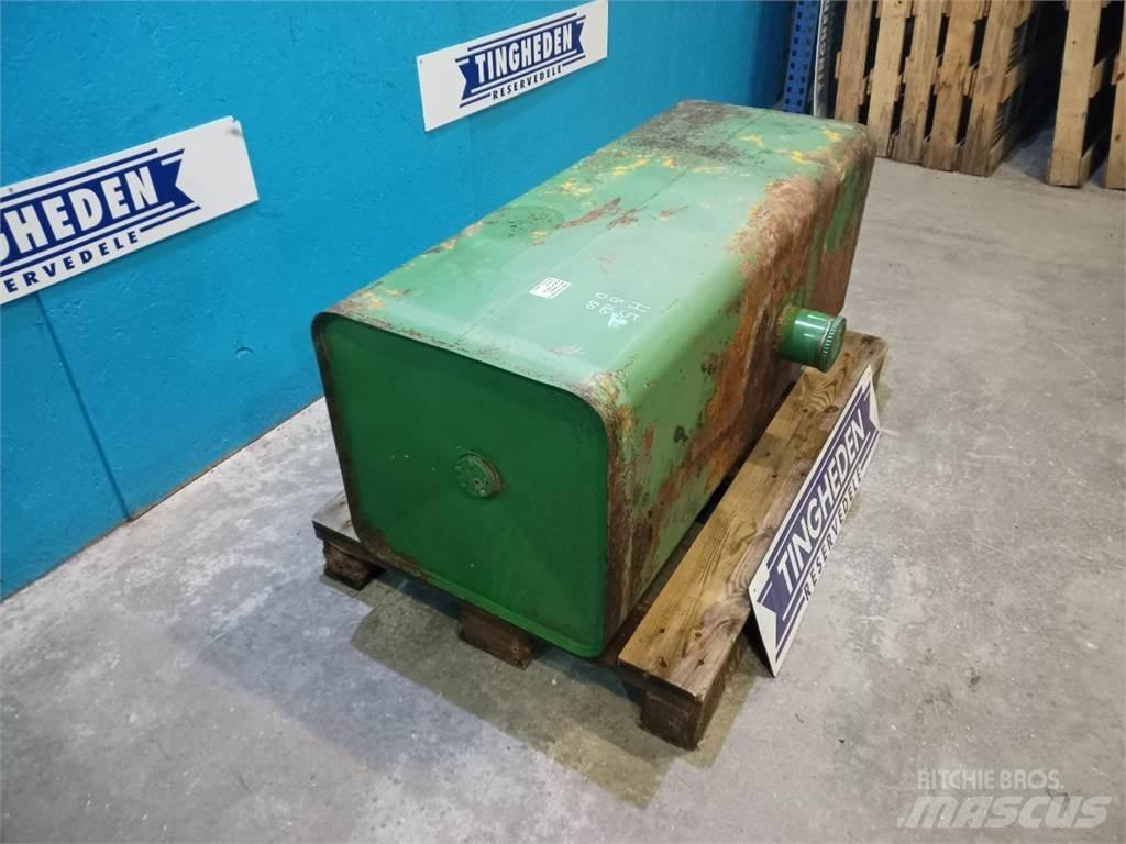 John Deere 1085 Combine Attachments