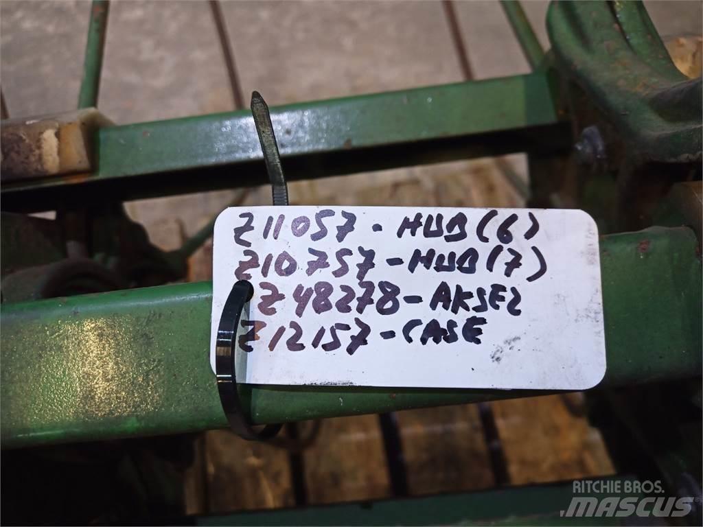 John Deere 1085 Combine Attachments