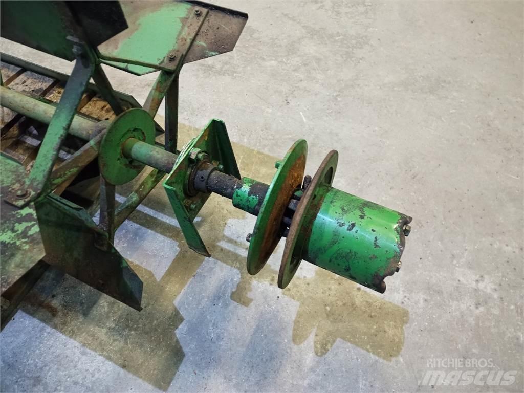 John Deere 1085 Sand And Salt Spreaders