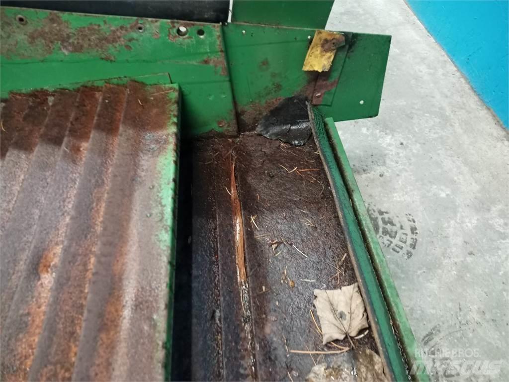 John Deere 1085 Sand And Salt Spreaders