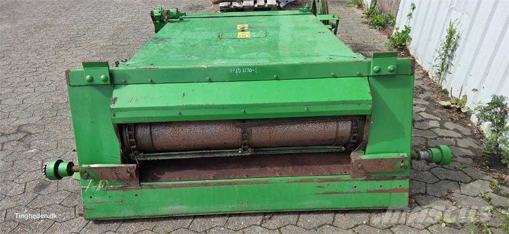 John Deere 1170 Combine Attachments