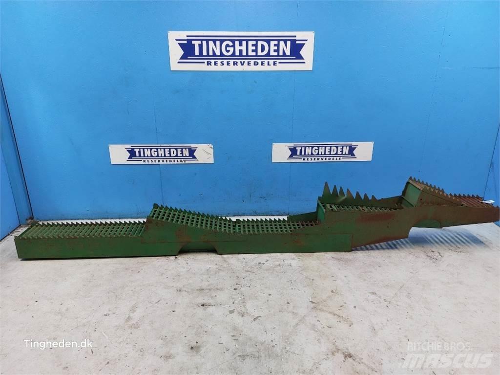 John Deere 1177 Combine Attachments