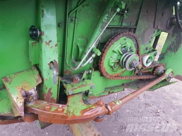 John Deere 14 Combine Attachments