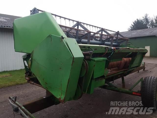 John Deere 14 Combine Attachments