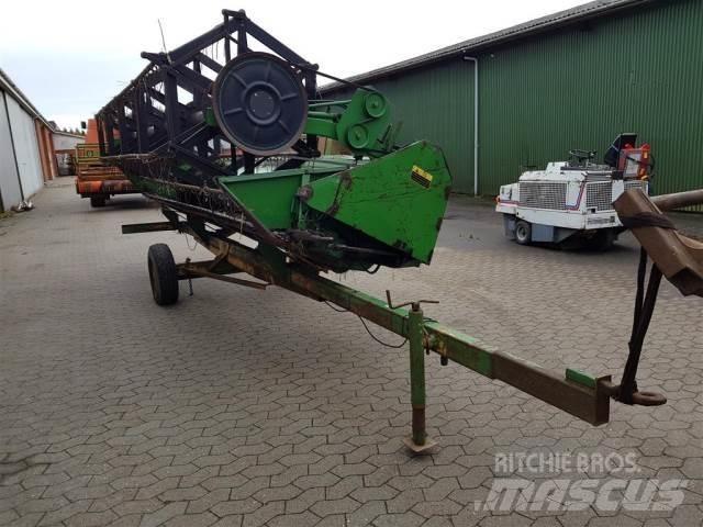 John Deere 16 Combine Attachments