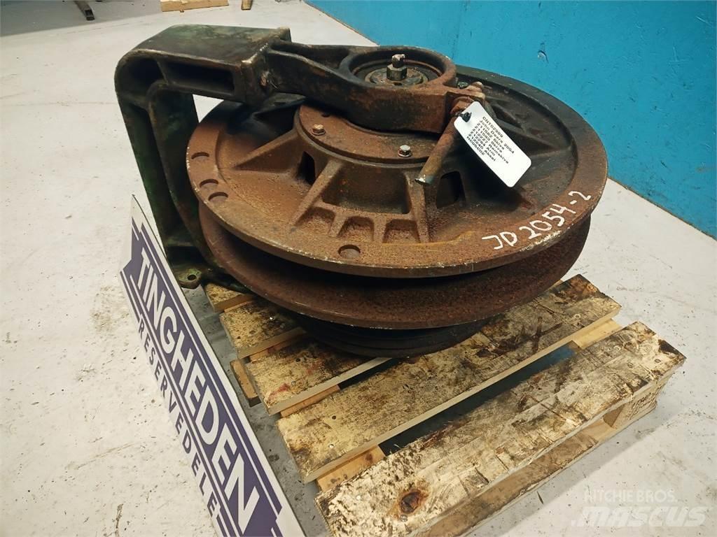 John Deere 2054 Farm Equipment - Others