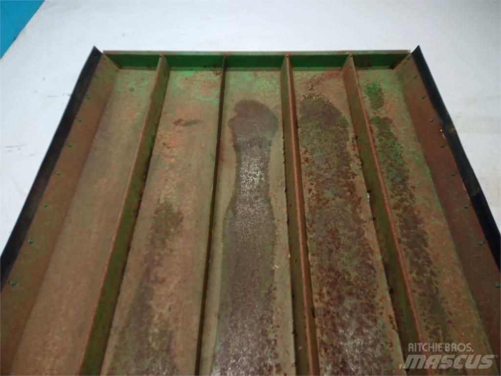 John Deere 2054 Sand And Salt Spreaders