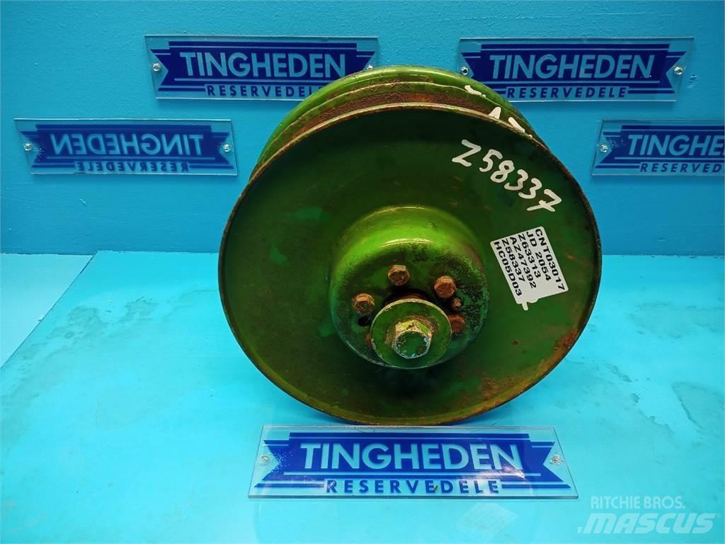 John Deere 2054 Farm Equipment - Others