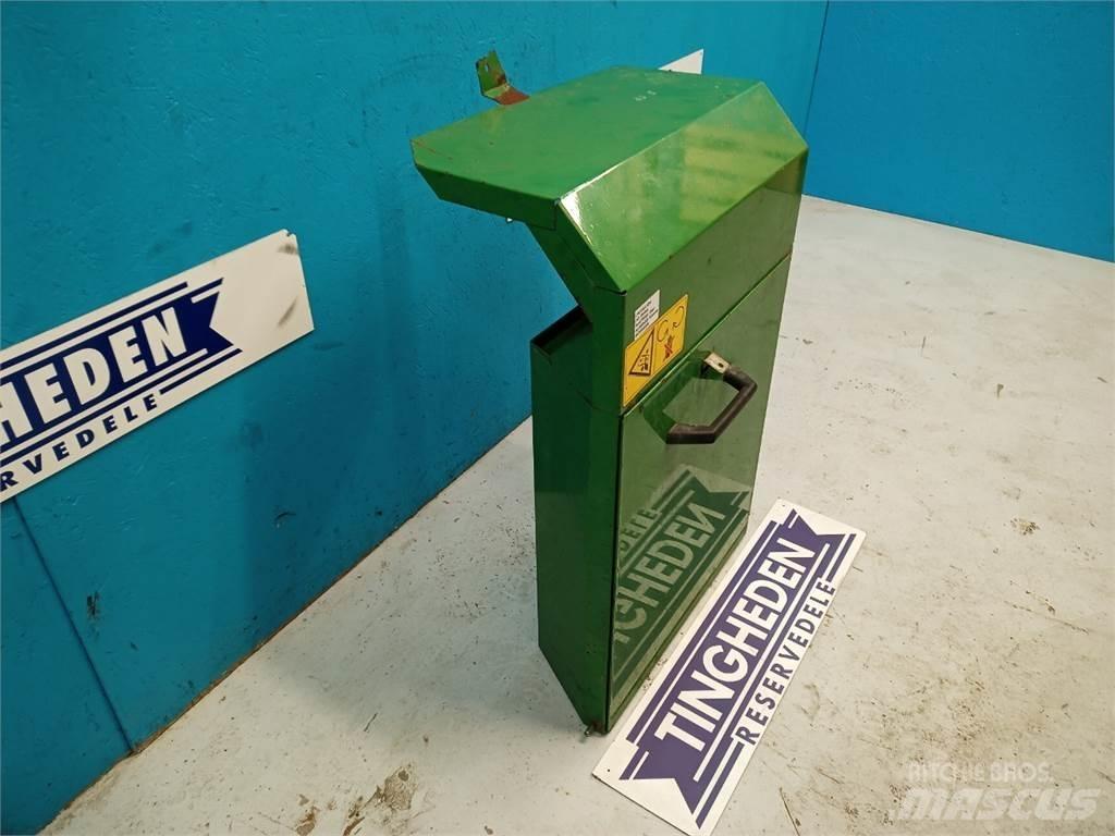 John Deere 2054 Farm Equipment - Others