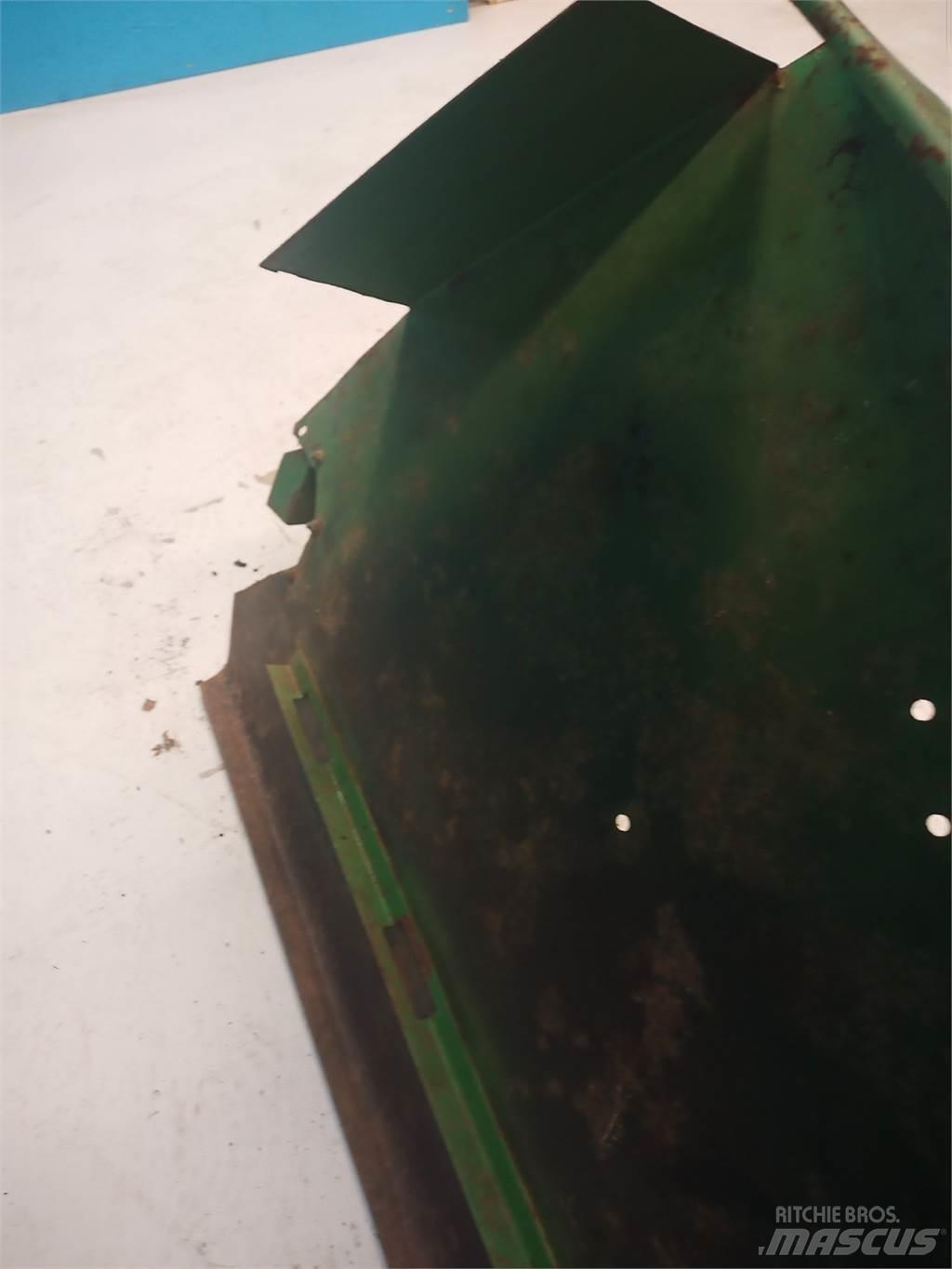 John Deere 2054 Farm Equipment - Others