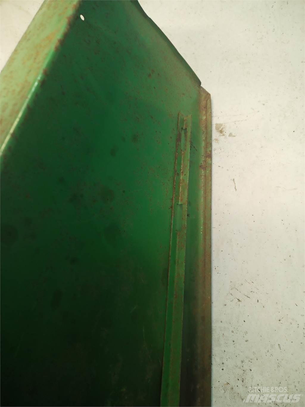 John Deere 2054 Farm Equipment - Others