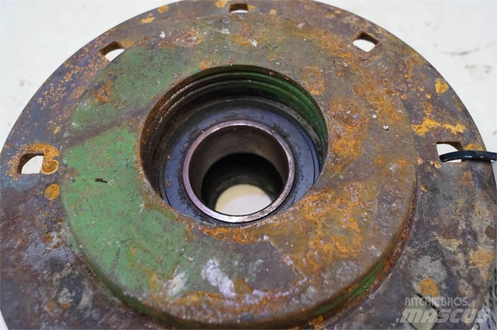 John Deere 2054 Farm Equipment - Others