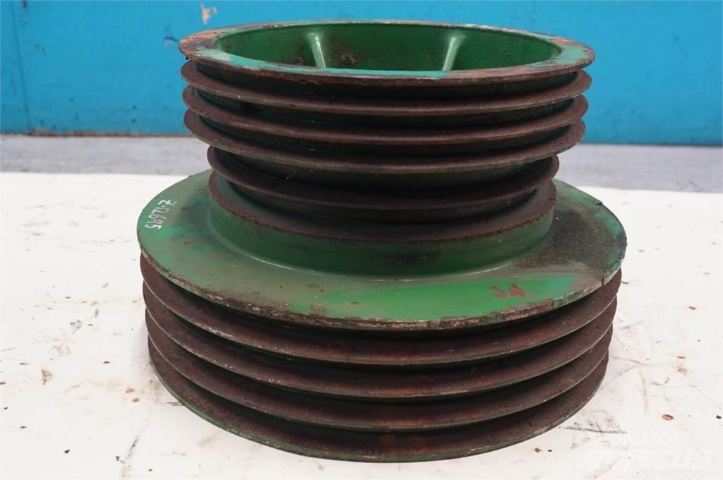 John Deere 2058 Farm Equipment - Others