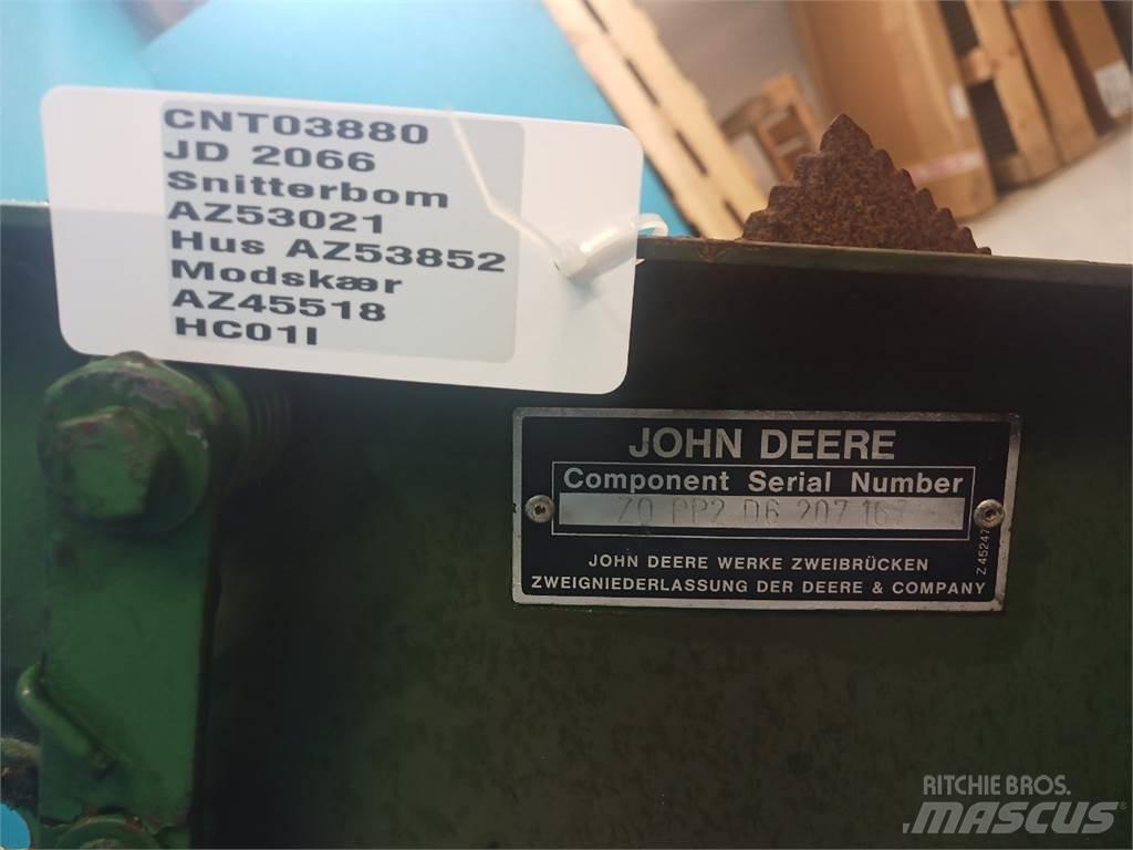 John Deere 2066 Combine Attachments