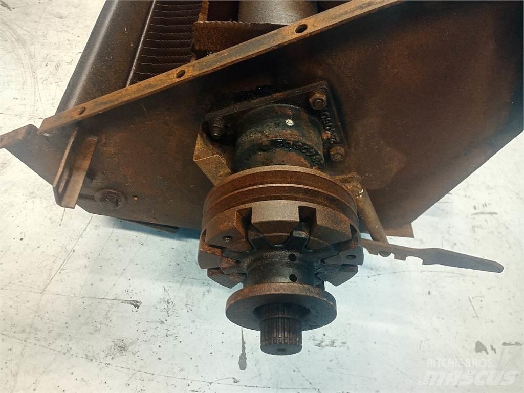 John Deere 2066 Combine Attachments