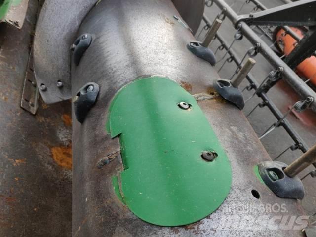 John Deere 25 Combine Attachments