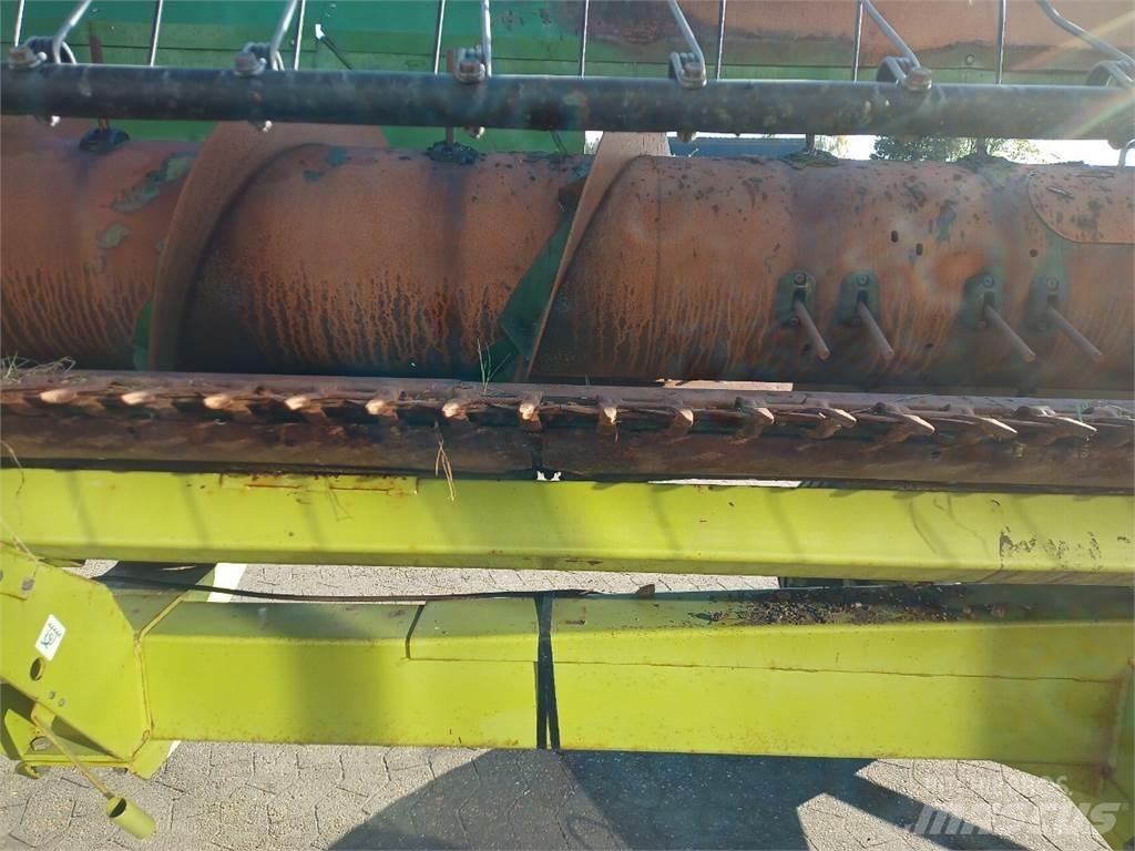 John Deere 30 Combine Attachments