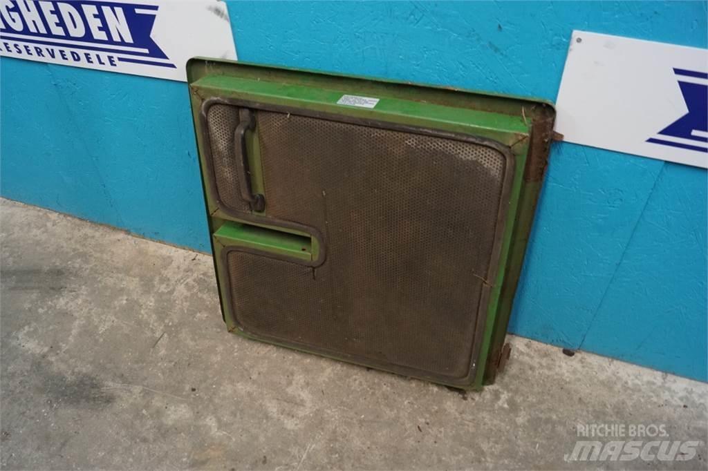 John Deere 3040 Cabins and interior