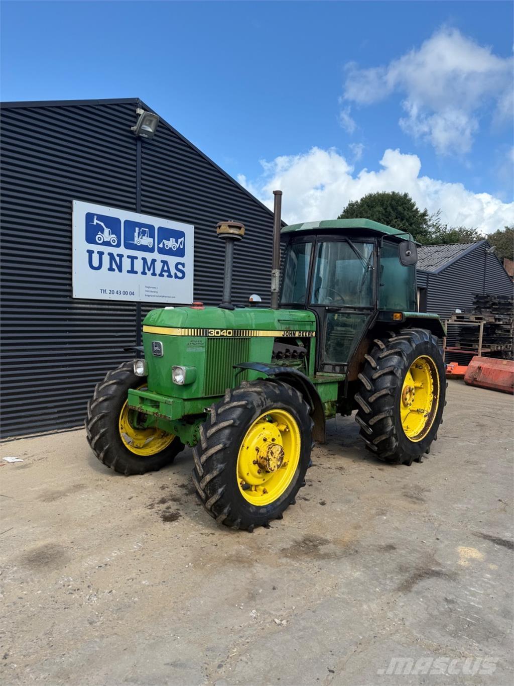 John Deere 3040 Tractors