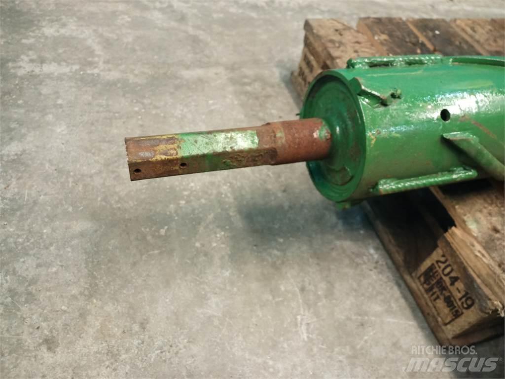John Deere 550 Farm Equipment - Others