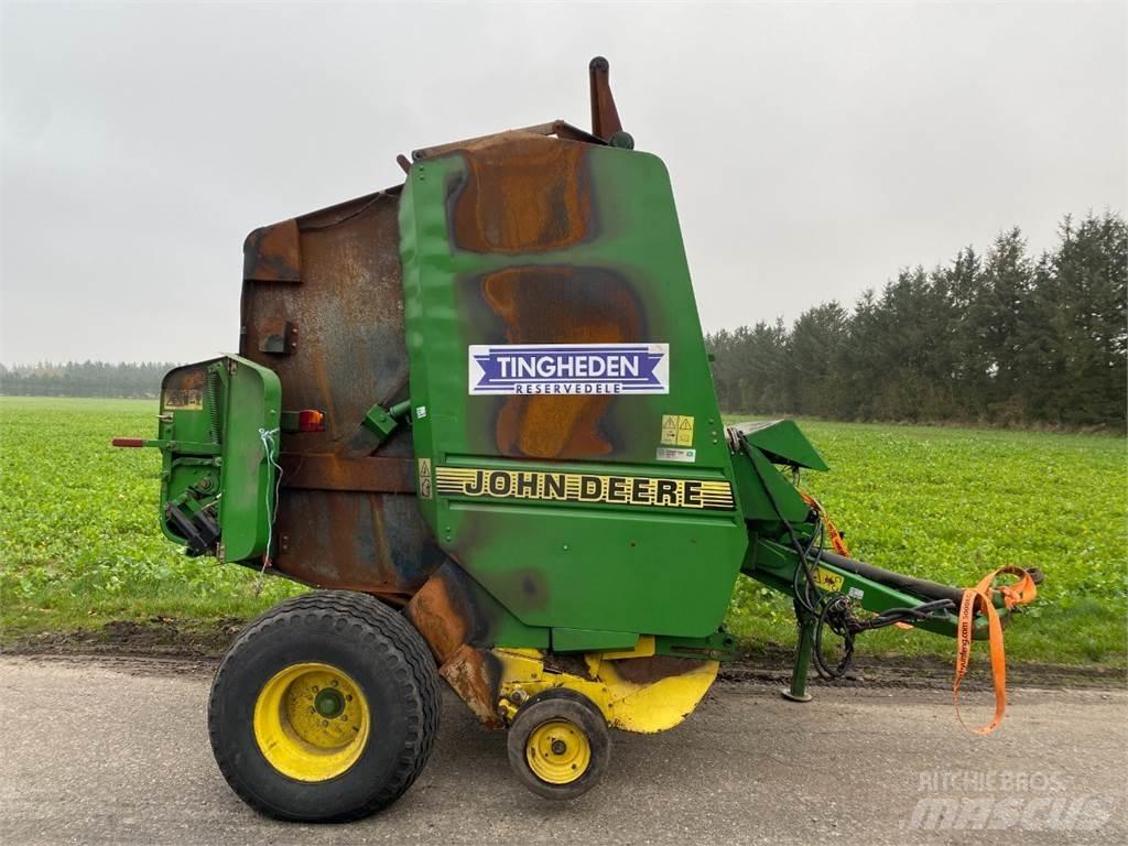 John Deere 580 Round Balers