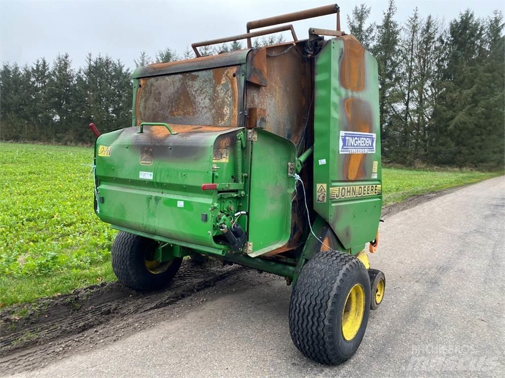 John Deere 580 Round Balers