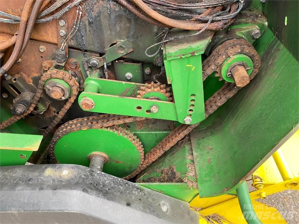 John Deere 592 Round Balers