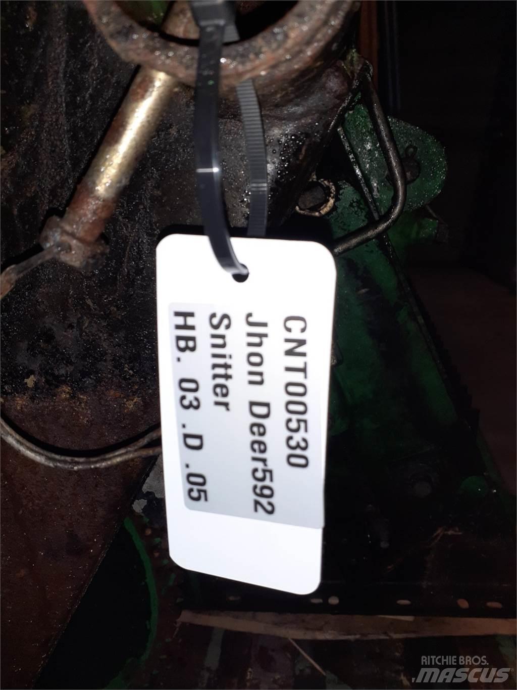 John Deere 592 Farm Equipment - Others