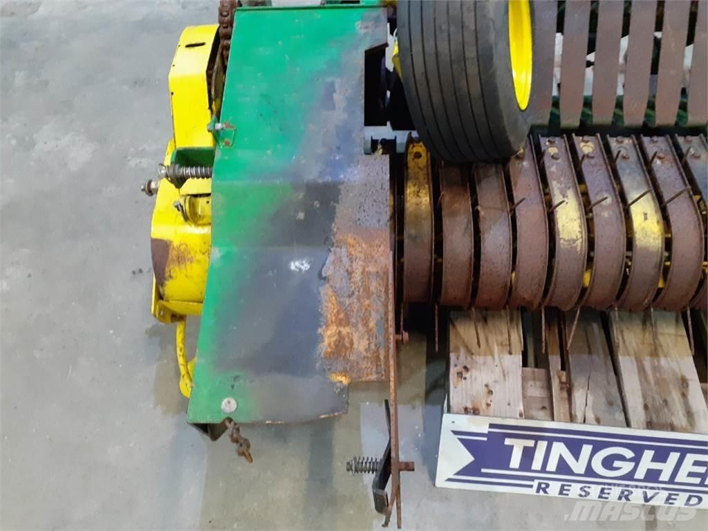 John Deere 592 Farm Equipment - Others
