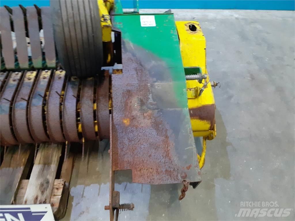 John Deere 592 Farm Equipment - Others