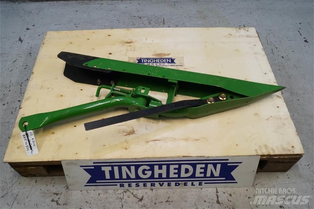John Deere 630R Combine Attachments